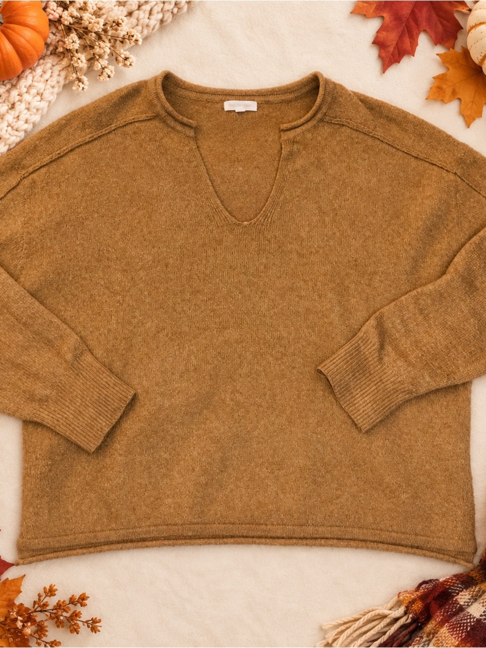Blu Pepper Camel V-Neck Oversized Knit Sweater Small Split Hem Cozy Pullover